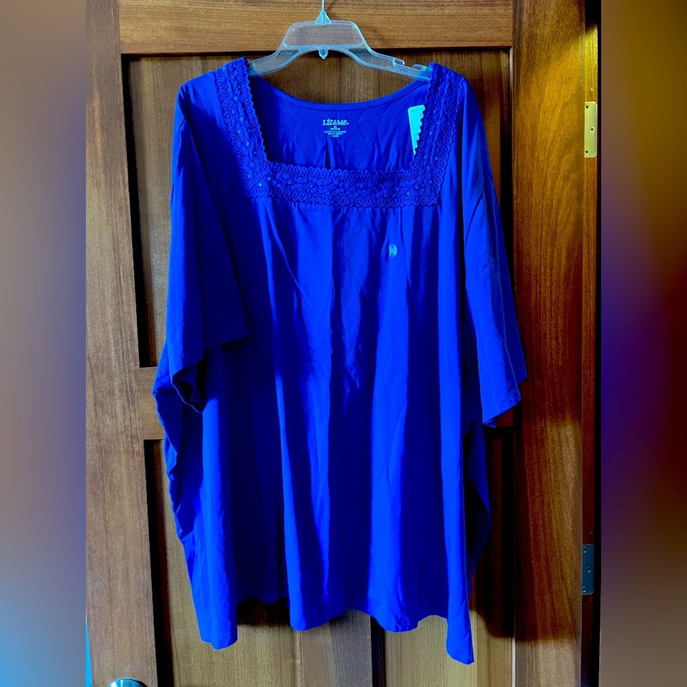 Liz & Me top